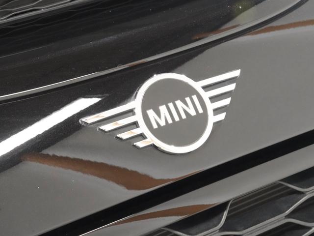 MINI クーパーS パーキングアシスト バックカメラ 前後障害物センサー JCWステアリング/ホイール ドライビングモード ストレージコンパートメントパッケージ アクティブクルコン 純正ナビ ETC2.0 整備付(22枚目)