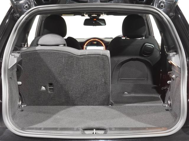 MINI クーパーS パーキングアシスト バックカメラ 前後障害物センサー JCWステアリング/ホイール ドライビングモード ストレージコンパートメントパッケージ アクティブクルコン 純正ナビ ETC2.0 整備付(30枚目)