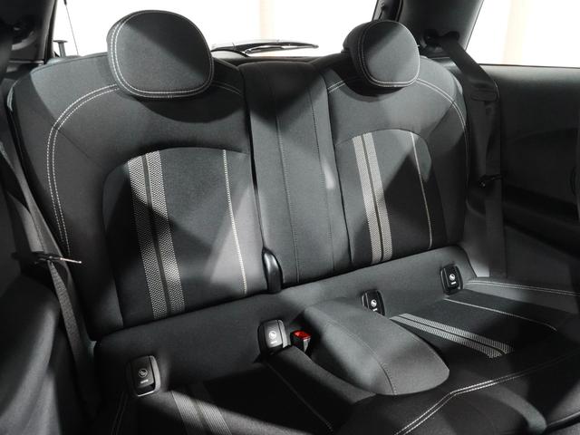 MINI クーパーS パーキングアシスト バックカメラ 前後障害物センサー JCWステアリング/ホイール ドライビングモード ストレージコンパートメントパッケージ アクティブクルコン 純正ナビ ETC2.0 整備付(34枚目)