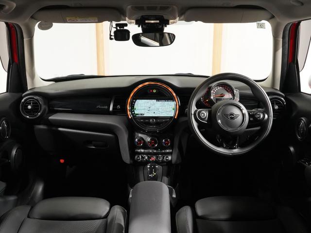 MINI クーパーD ピカデリーエディション 特別仕様車 専用装備 レザレットシート シートヒーター 純正ナビ バックカメラ 衝突軽減ブレーキ リア障害物センサー コンフォートアクセス 15インチアルミホイール ETC 整備付(4枚目)