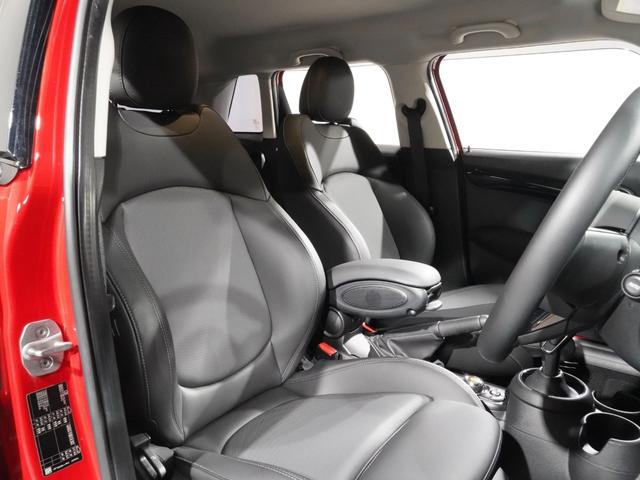 MINI クーパーD ピカデリーエディション 特別仕様車 専用装備 レザレットシート シートヒーター 純正ナビ バックカメラ 衝突軽減ブレーキ リア障害物センサー コンフォートアクセス 15インチアルミホイール ETC 整備付(5枚目)