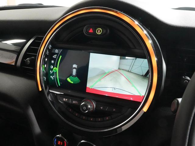 MINI クーパーD ピカデリーエディション 特別仕様車 専用装備 レザレットシート シートヒーター 純正ナビ バックカメラ 衝突軽減ブレーキ リア障害物センサー コンフォートアクセス 15インチアルミホイール ETC 整備付(6枚目)