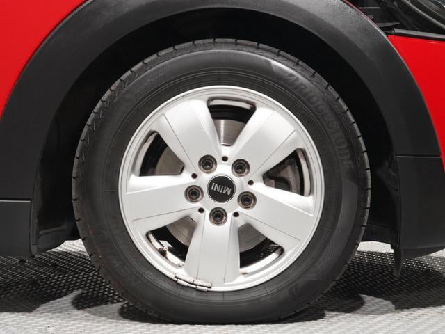 MINI クーパーD ピカデリーエディション 特別仕様車 専用装備 レザレットシート シートヒーター 純正ナビ バックカメラ 衝突軽減ブレーキ リア障害物センサー コンフォートアクセス 15インチアルミホイール ETC 整備付(11枚目)