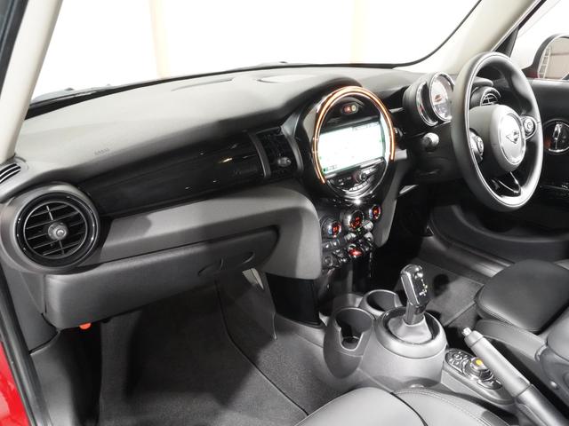 MINI クーパーD ピカデリーエディション 特別仕様車 専用装備 レザレットシート シートヒーター 純正ナビ バックカメラ 衝突軽減ブレーキ リア障害物センサー コンフォートアクセス 15インチアルミホイール ETC 整備付(15枚目)