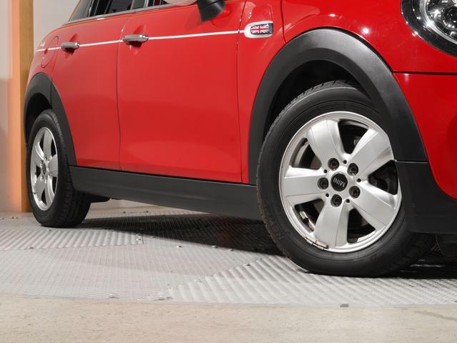 MINI クーパーD ピカデリーエディション 特別仕様車 専用装備 レザレットシート シートヒーター 純正ナビ バックカメラ 衝突軽減ブレーキ リア障害物センサー コンフォートアクセス 15インチアルミホイール ETC 整備付(20枚目)