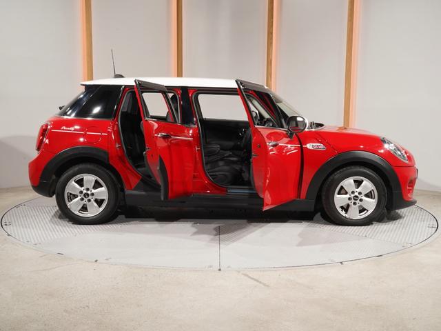 MINI クーパーD ピカデリーエディション 特別仕様車 専用装備 レザレットシート シートヒーター 純正ナビ バックカメラ 衝突軽減ブレーキ リア障害物センサー コンフォートアクセス 15インチアルミホイール ETC 整備付(24枚目)