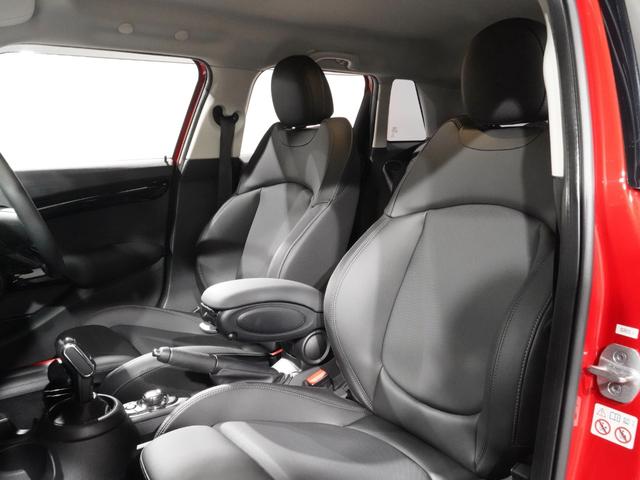 MINI クーパーD ピカデリーエディション 特別仕様車 専用装備 レザレットシート シートヒーター 純正ナビ バックカメラ 衝突軽減ブレーキ リア障害物センサー コンフォートアクセス 15インチアルミホイール ETC 整備付(34枚目)