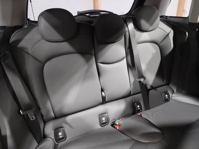 MINI クーパーD ピカデリーエディション 特別仕様車 専用装備 レザレットシート シートヒーター 純正ナビ バックカメラ 衝突軽減ブレーキ リア障害物センサー コンフォートアクセス 15インチアルミホイール ETC 整備付(35枚目)