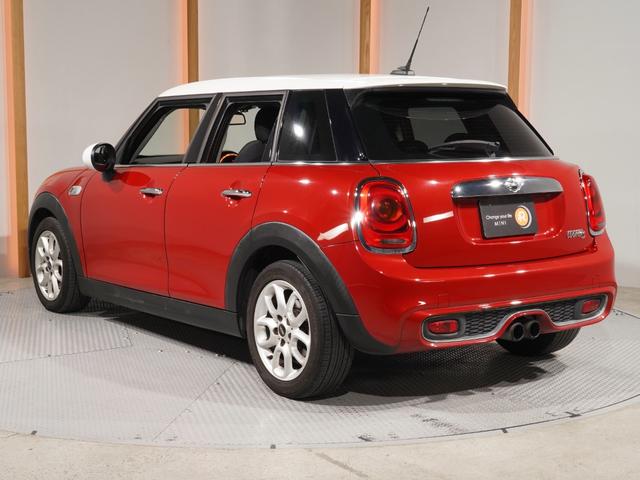 MINI クーパーS 禁煙車 純正ナビ アームレスト レザーステアリング LEDヘッドライト ホワイトターンシグナルライト ETC2.0 整備付(9枚目)