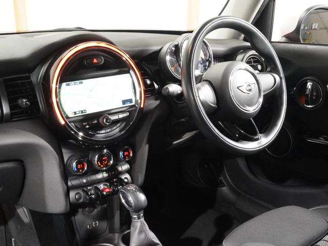 MINI クーパーS 禁煙車 純正ナビ アームレスト レザーステアリング LEDヘッドライト ホワイトターンシグナルライト ETC2.0 整備付(17枚目)