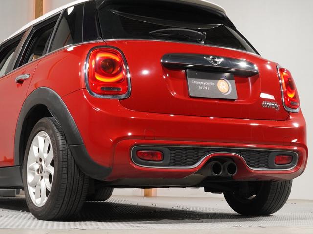 MINI クーパーS 禁煙車 純正ナビ アームレスト レザーステアリング LEDヘッドライト ホワイトターンシグナルライト ETC2.0 整備付(24枚目)
