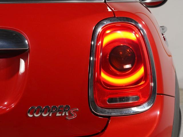 MINI クーパーS 禁煙車 純正ナビ アームレスト レザーステアリング LEDヘッドライト ホワイトターンシグナルライト ETC2.0 整備付(25枚目)