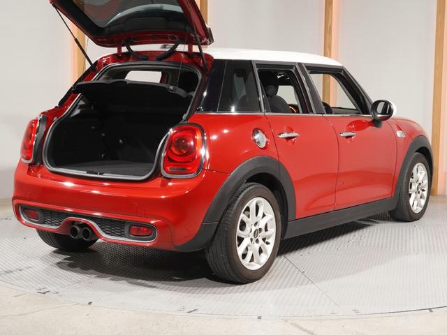 MINI クーパーS 禁煙車 純正ナビ アームレスト レザーステアリング LEDヘッドライト ホワイトターンシグナルライト ETC2.0 整備付(26枚目)