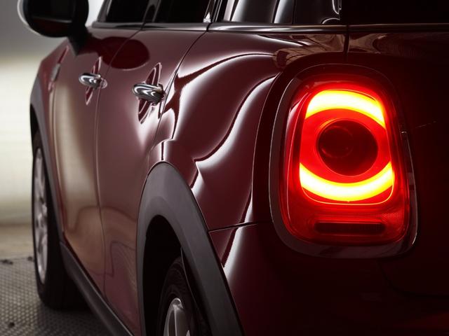 MINI クーパーS 禁煙車 純正ナビ アームレスト レザーステアリング LEDヘッドライト ホワイトターンシグナルライト ETC2.0 整備付(31枚目)