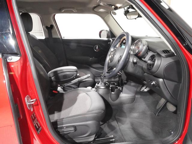 ■総在庫数は約２５０台！■複数箇所ある屋内外の展示場で、たくさんのミニの中からあなたにぴったりな一台を見つけるサポートをいたします！ご不明点やご質問があればミニ専門店のプロスタッフにご相談下さい！