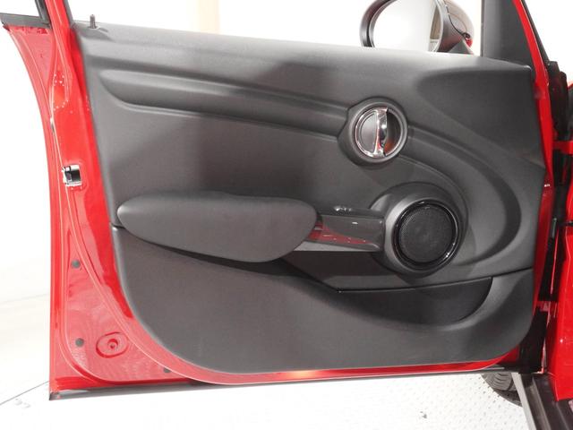 ■車輛の詳細な装備オプション、室内の３６０度ビュー、整備点検履歴などは弊社のＨＰにて公開中です！是非ご覧ください。