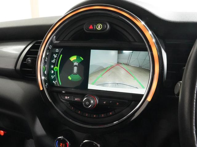 MINI クーパー コンフォートアクセス パーキングアシスト バックカメラ 前後障害物センサー ストレージコンパートメントパッケージ 衝突軽減ブレーキ LEDヘッドライト/フォグランプ 純正ナビ ETC 整備付(6枚目)