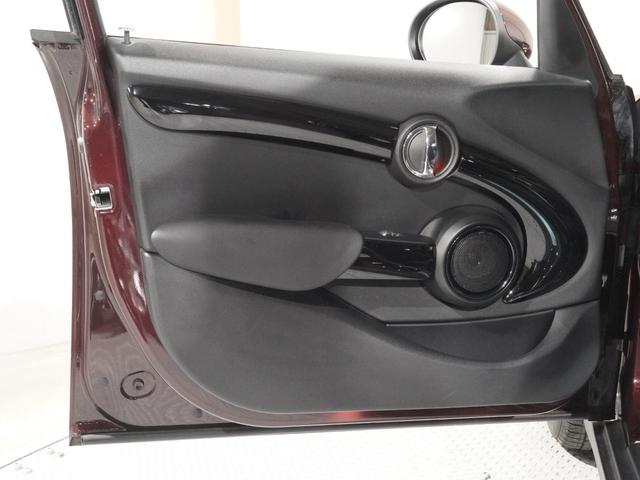 ＭＩＮＩ クーパー　限定車　禁煙車　ワンオーナー　専用装備　アクティブクルコン　コンフォートアクセス　バックカメラ　パーキングアシスト　前後障害物センサー　衝突軽減ブレーキ　ＬＥＤヘッドライト　ＥＴＣ　整備付（14枚目）