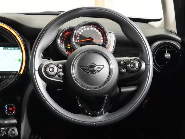 ＭＩＮＩ クーパー　限定車　禁煙車　ワンオーナー　専用装備　アクティブクルコン　コンフォートアクセス　バックカメラ　パーキングアシスト　前後障害物センサー　衝突軽減ブレーキ　ＬＥＤヘッドライト　ＥＴＣ　整備付（17枚目）