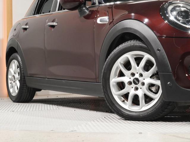 ＭＩＮＩ クーパー　限定車　禁煙車　ワンオーナー　専用装備　アクティブクルコン　コンフォートアクセス　バックカメラ　パーキングアシスト　前後障害物センサー　衝突軽減ブレーキ　ＬＥＤヘッドライト　ＥＴＣ　整備付（20枚目）
