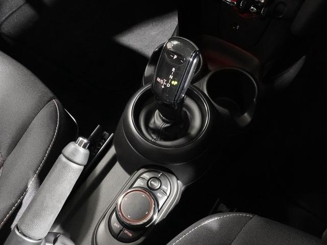 ＭＩＮＩ クーパー　限定車　禁煙車　ワンオーナー　専用装備　アクティブクルコン　コンフォートアクセス　バックカメラ　パーキングアシスト　前後障害物センサー　衝突軽減ブレーキ　ＬＥＤヘッドライト　ＥＴＣ　整備付（39枚目）