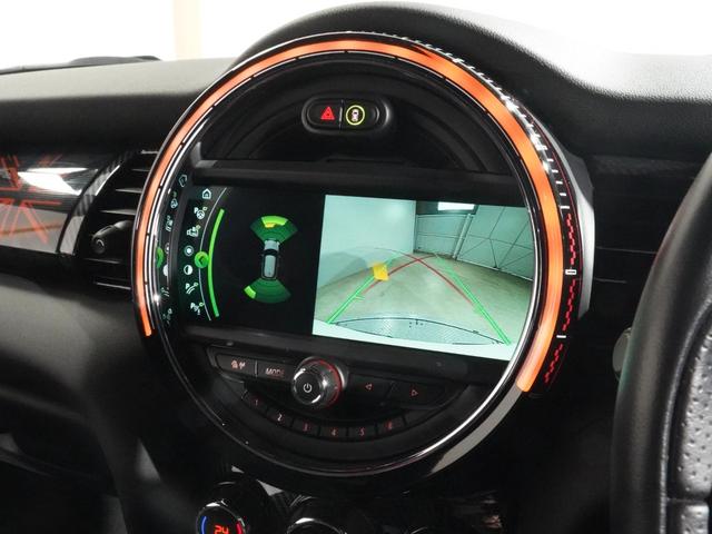 MINI ジョンクーパーワークス 禁煙車 ワンオーナー ハーフレザー シートヒーター ヘッドアップディスプレイ バックカメラ 前後障害物センサー パーキングアシスト アクティブクルコン 純正ナビ ETC2.0 整備付(6枚目)
