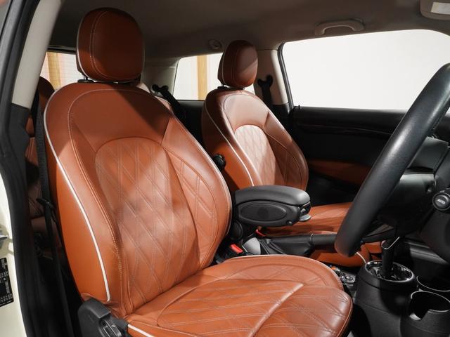 ＭＩＮＩ クーパーＳ　禁煙車　レザーシート　シートヒーター　ヘッドアップディスプレイ　バックカメラ　パーキングアシスト　前後障害物センサー　ドライビングモード　アクティブクルコン　純正ナビ　ＥＴＣ２．０　整備付（5枚目）