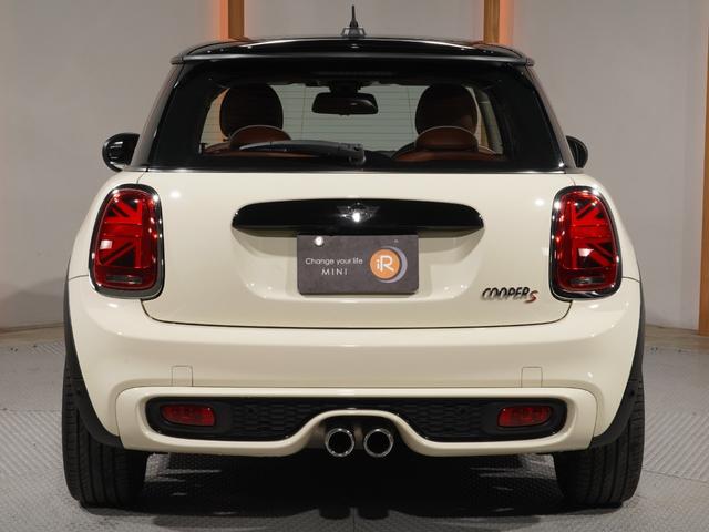 ＭＩＮＩ クーパーＳ　禁煙車　レザーシート　シートヒーター　ヘッドアップディスプレイ　バックカメラ　パーキングアシスト　前後障害物センサー　ドライビングモード　アクティブクルコン　純正ナビ　ＥＴＣ２．０　整備付（9枚目）
