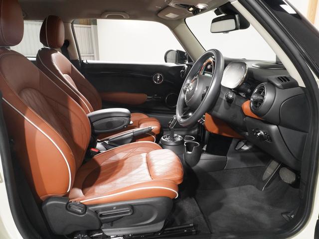 ＭＩＮＩ クーパーＳ　禁煙車　レザーシート　シートヒーター　ヘッドアップディスプレイ　バックカメラ　パーキングアシスト　前後障害物センサー　ドライビングモード　アクティブクルコン　純正ナビ　ＥＴＣ２．０　整備付（13枚目）