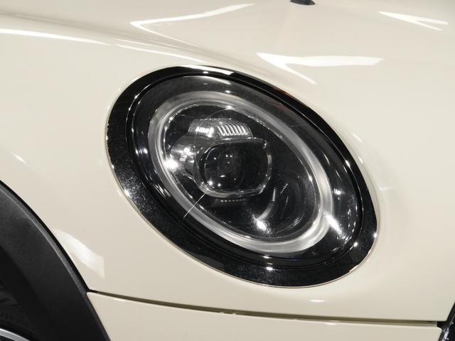 ＭＩＮＩ クーパーＳ　禁煙車　レザーシート　シートヒーター　ヘッドアップディスプレイ　バックカメラ　パーキングアシスト　前後障害物センサー　ドライビングモード　アクティブクルコン　純正ナビ　ＥＴＣ２．０　整備付（21枚目）