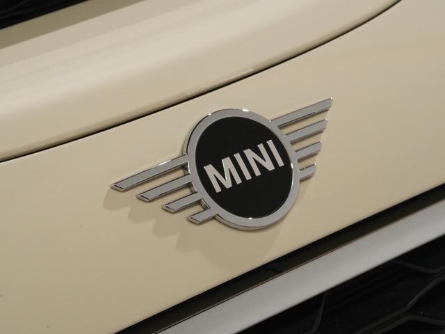 ＭＩＮＩ クーパーＳ　禁煙車　レザーシート　シートヒーター　ヘッドアップディスプレイ　バックカメラ　パーキングアシスト　前後障害物センサー　ドライビングモード　アクティブクルコン　純正ナビ　ＥＴＣ２．０　整備付（22枚目）