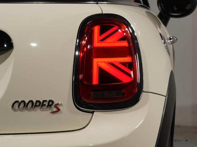 ＭＩＮＩ クーパーＳ　禁煙車　レザーシート　シートヒーター　ヘッドアップディスプレイ　バックカメラ　パーキングアシスト　前後障害物センサー　ドライビングモード　アクティブクルコン　純正ナビ　ＥＴＣ２．０　整備付（27枚目）