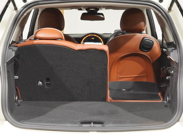 ＭＩＮＩ クーパーＳ　禁煙車　レザーシート　シートヒーター　ヘッドアップディスプレイ　バックカメラ　パーキングアシスト　前後障害物センサー　ドライビングモード　アクティブクルコン　純正ナビ　ＥＴＣ２．０　整備付（30枚目）