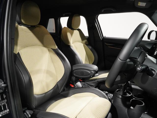 ＭＩＮＩ クーパーＳ　レゾリュート・エディション　限定車　禁煙車ワンオーナー　専用装備　クロス／レザレット／ヒーター　クルコン　ＡｐｐｌｅＣａｒＰｌａｙ　ワイヤレスチャージ　ヘッドアップディスプレイ　バックカメラ　障害物センサー　ＥＴＣ２．０　整備付（5枚目）