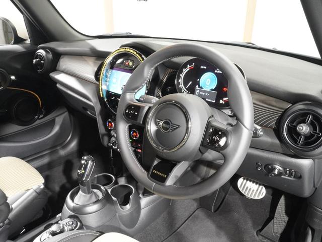 ＭＩＮＩ クーパーＳ　レゾリュート・エディション　限定車　禁煙車ワンオーナー　専用装備　クロス／レザレット／ヒーター　クルコン　ＡｐｐｌｅＣａｒＰｌａｙ　ワイヤレスチャージ　ヘッドアップディスプレイ　バックカメラ　障害物センサー　ＥＴＣ２．０　整備付（16枚目）