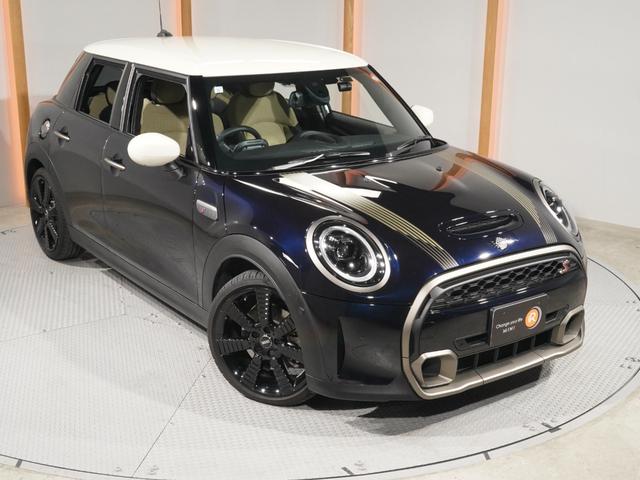 ＭＩＮＩ クーパーＳ　レゾリュート・エディション　限定車　禁煙車ワンオーナー　専用装備　クロス／レザレット／ヒーター　クルコン　ＡｐｐｌｅＣａｒＰｌａｙ　ワイヤレスチャージ　ヘッドアップディスプレイ　バックカメラ　障害物センサー　ＥＴＣ２．０　整備付（19枚目）