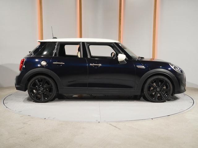 ＭＩＮＩ クーパーＳ　レゾリュート・エディション　限定車　禁煙車ワンオーナー　専用装備　クロス／レザレット／ヒーター　クルコン　ＡｐｐｌｅＣａｒＰｌａｙ　ワイヤレスチャージ　ヘッドアップディスプレイ　バックカメラ　障害物センサー　ＥＴＣ２．０　整備付（23枚目）