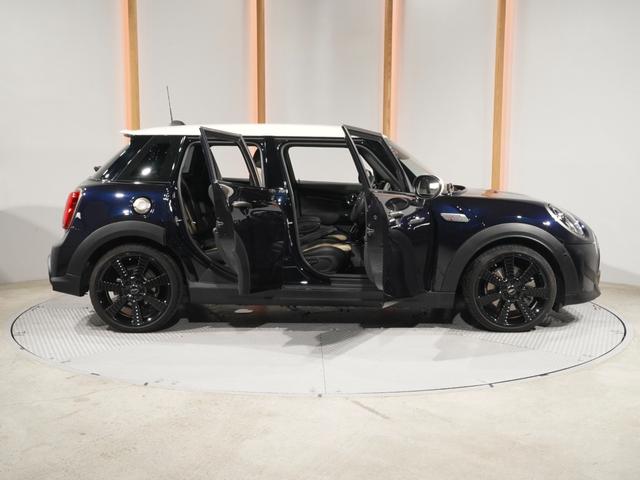 ＭＩＮＩ クーパーＳ　レゾリュート・エディション　限定車　禁煙車ワンオーナー　専用装備　クロス／レザレット／ヒーター　クルコン　ＡｐｐｌｅＣａｒＰｌａｙ　ワイヤレスチャージ　ヘッドアップディスプレイ　バックカメラ　障害物センサー　ＥＴＣ２．０　整備付（24枚目）