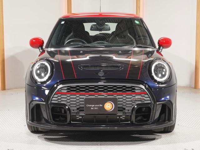 ＭＩＮＩ ジョンクーパーワークス　ジョンクーパーワークストリム　禁煙車　ワンオーナー　ハーフレザーシート　シートヒーター　ヘッドアップディスプレイ　アクティブクルコン　パーキングアシスト　バックカメラ　前後障害物センサー　純正ナビ　ＥＴＣ２．０　整備付（8枚目）