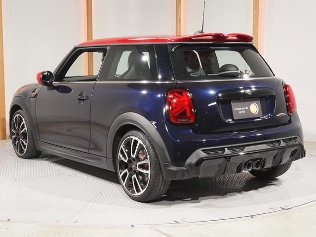 ＭＩＮＩ ジョンクーパーワークス　ジョンクーパーワークストリム　禁煙車　ワンオーナー　ハーフレザーシート　シートヒーター　ヘッドアップディスプレイ　アクティブクルコン　パーキングアシスト　バックカメラ　前後障害物センサー　純正ナビ　ＥＴＣ２．０　整備付（10枚目）