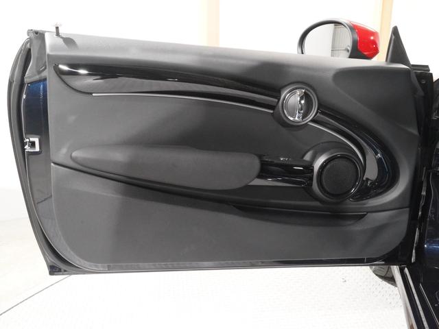 ＭＩＮＩ ジョンクーパーワークス　ジョンクーパーワークストリム　禁煙車　ワンオーナー　ハーフレザーシート　シートヒーター　ヘッドアップディスプレイ　アクティブクルコン　パーキングアシスト　バックカメラ　前後障害物センサー　純正ナビ　ＥＴＣ２．０　整備付（14枚目）