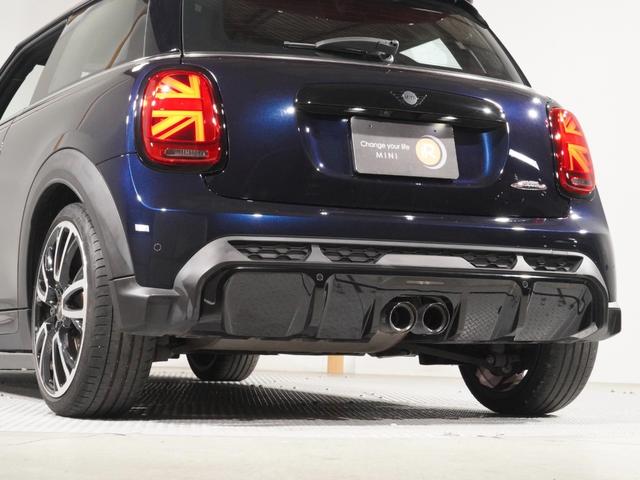 ＭＩＮＩ ジョンクーパーワークス　ジョンクーパーワークストリム　禁煙車　ワンオーナー　ハーフレザーシート　シートヒーター　ヘッドアップディスプレイ　アクティブクルコン　パーキングアシスト　バックカメラ　前後障害物センサー　純正ナビ　ＥＴＣ２．０　整備付（26枚目）