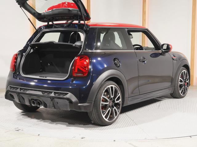ＭＩＮＩ ジョンクーパーワークス　ジョンクーパーワークストリム　禁煙車　ワンオーナー　ハーフレザーシート　シートヒーター　ヘッドアップディスプレイ　アクティブクルコン　パーキングアシスト　バックカメラ　前後障害物センサー　純正ナビ　ＥＴＣ２．０　整備付（28枚目）