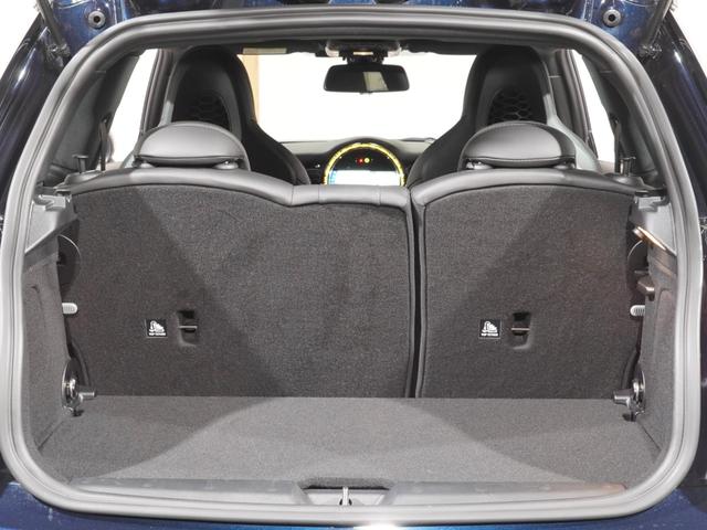 ＭＩＮＩ ジョンクーパーワークス　ジョンクーパーワークストリム　禁煙車　ワンオーナー　ハーフレザーシート　シートヒーター　ヘッドアップディスプレイ　アクティブクルコン　パーキングアシスト　バックカメラ　前後障害物センサー　純正ナビ　ＥＴＣ２．０　整備付（29枚目）