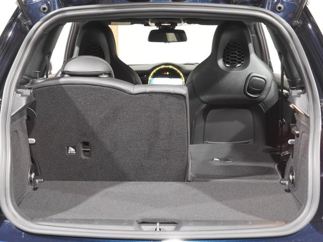 ＭＩＮＩ ジョンクーパーワークス　ジョンクーパーワークストリム　禁煙車　ワンオーナー　ハーフレザーシート　シートヒーター　ヘッドアップディスプレイ　アクティブクルコン　パーキングアシスト　バックカメラ　前後障害物センサー　純正ナビ　ＥＴＣ２．０　整備付（30枚目）