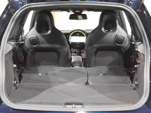 ＭＩＮＩ ジョンクーパーワークス　ジョンクーパーワークストリム　禁煙車　ワンオーナー　ハーフレザーシート　シートヒーター　ヘッドアップディスプレイ　アクティブクルコン　パーキングアシスト　バックカメラ　前後障害物センサー　純正ナビ　ＥＴＣ２．０　整備付（31枚目）