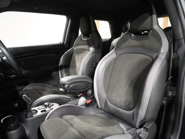 ＭＩＮＩ ジョンクーパーワークス　ジョンクーパーワークストリム　禁煙車　ワンオーナー　ハーフレザーシート　シートヒーター　ヘッドアップディスプレイ　アクティブクルコン　パーキングアシスト　バックカメラ　前後障害物センサー　純正ナビ　ＥＴＣ２．０　整備付（33枚目）