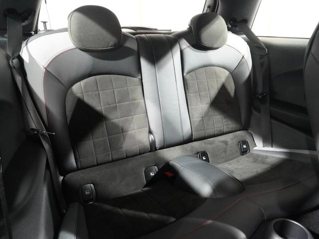 ＭＩＮＩ ジョンクーパーワークス　ジョンクーパーワークストリム　禁煙車　ワンオーナー　ハーフレザーシート　シートヒーター　ヘッドアップディスプレイ　アクティブクルコン　パーキングアシスト　バックカメラ　前後障害物センサー　純正ナビ　ＥＴＣ２．０　整備付（34枚目）