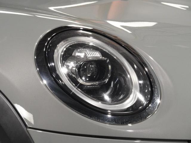 ＭＩＮＩ クーパーＤ　禁煙車　ヘッドアップディスプレイ　パーキングアシスト　バックカメラ　前後障害物センサー　コンフォートアクセス　ストレージコンパートメントパッケージ　純正ナビ　ＥＴＣ　整備付（21枚目）