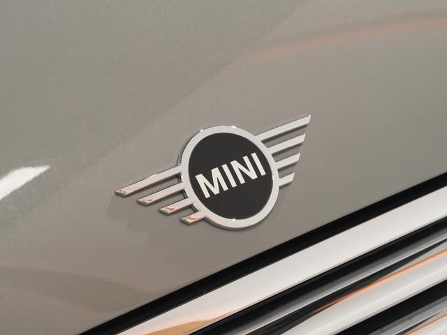 ＭＩＮＩ クーパーＤ　禁煙車　ヘッドアップディスプレイ　パーキングアシスト　バックカメラ　前後障害物センサー　コンフォートアクセス　ストレージコンパートメントパッケージ　純正ナビ　ＥＴＣ　整備付（22枚目）